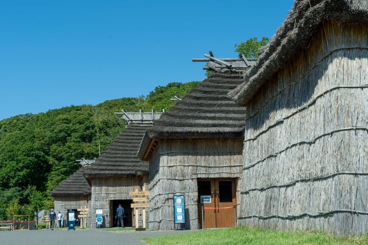 アイヌ文化の体験やさまざまなプログラムがおこなわれるチセ(家屋)