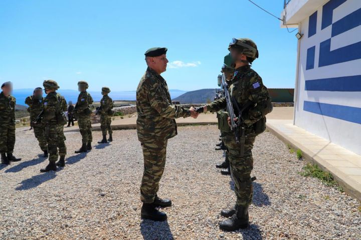 Την Τρίτη 12 Απριλίου 2022, ο Αρχηγός ΓΕΕΘΑ Στρατηγός Κωνσταντίνος Φλώρος επισκέφθηκε Μονάδες των Ενόπλων Δυνάμεων στην περιοχή ευθύνης της 79 Ανώτερης Διοίκησης Ταγμάτων Εθνοφυλακής (79 ΑΔΤΕ) "ΜΥΚΑΛΗ". Κατά τον Γιαϊτσί, μάλλον ήταν...«παράνομη» και η επίσκεψη του Αρχηγού ΓΕΕΘΑ! (ΓΕΕΘΑ/EUROKINISSI)