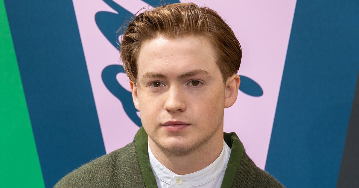 'Heartstopper' Actor Kit Connor Comes Out As Bisexual, Slams ...