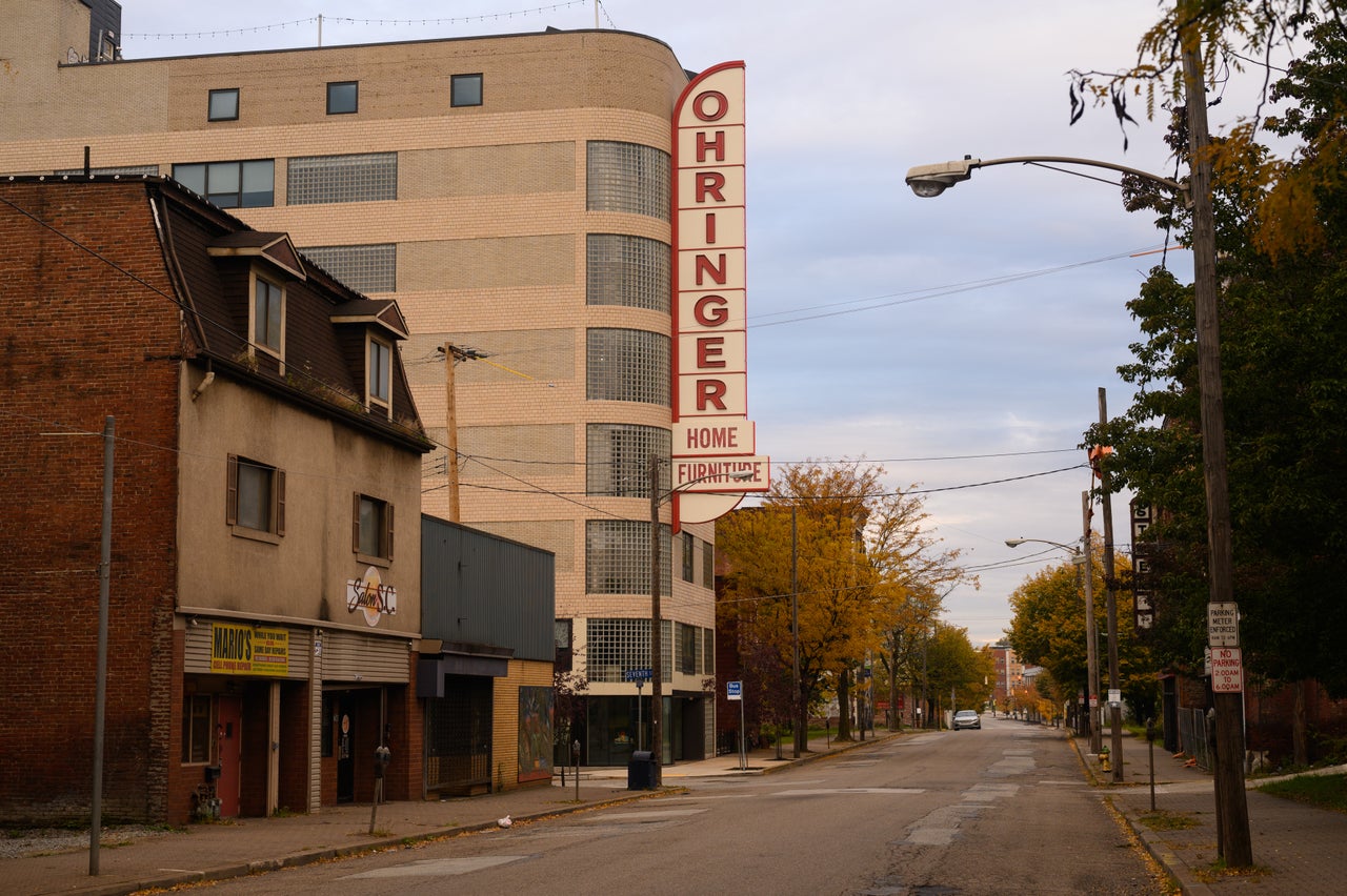 The Ohringer, which once housed an eight-story furniture store, now has apartments for artists. There's an art gallery on the ground floor.