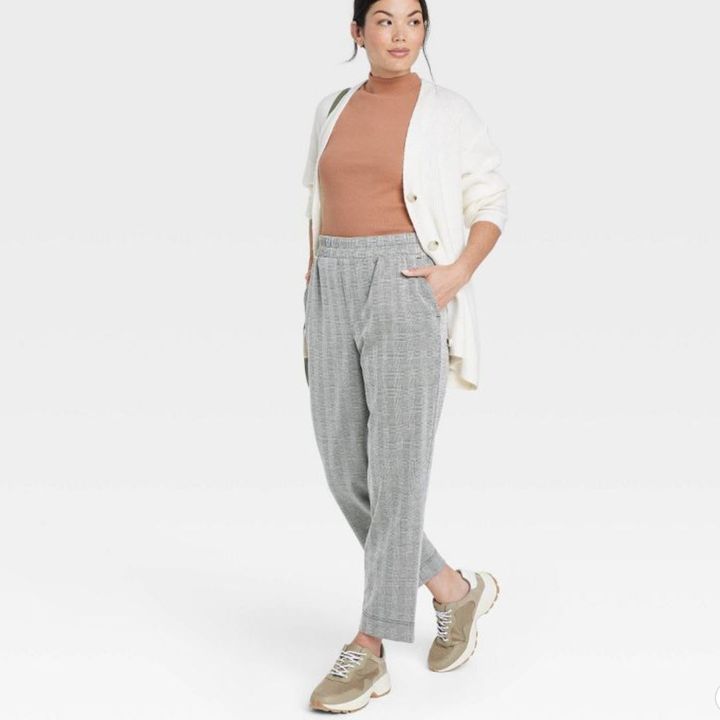 Office sweatpants in light gray with glen plaid print.
