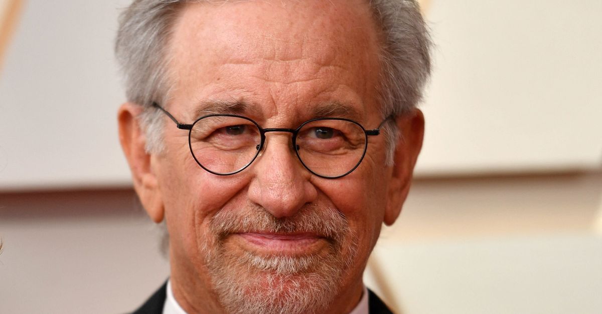 Steven Spielberg révèle que ses défunts parents le harcelaient pour qu’il fasse un film sur eux