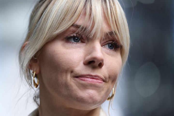 Sienna Miller Says 'Powerful' Broadway Exec Told Her To 'F**k Off' For Wanting Equal Pay 2 Sienna Miller said she was paid "less than half" of what her male Broadway co-star earned.