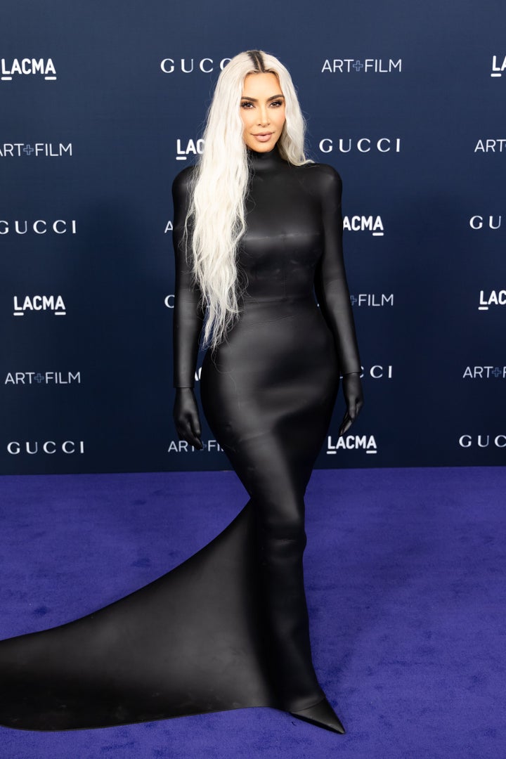 Billie Eilish Makes Red Carpet Debut With Boyfriend Jesse Rutherford Wrapped In Blanket 6 Kim Kardashian.