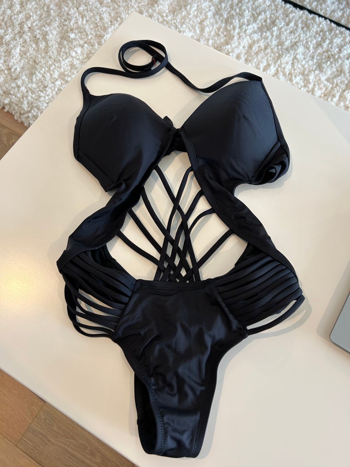 The monokini the author wore.