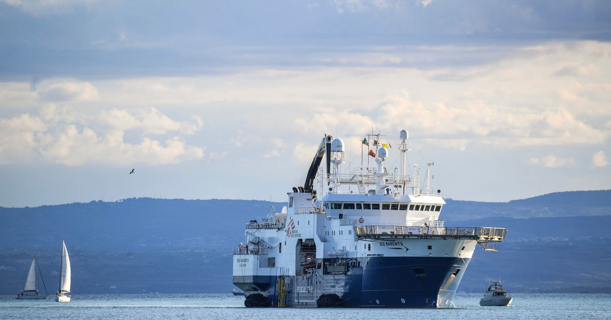 Ship Refuses To Leave Italy Port Until All Migrants Are Off