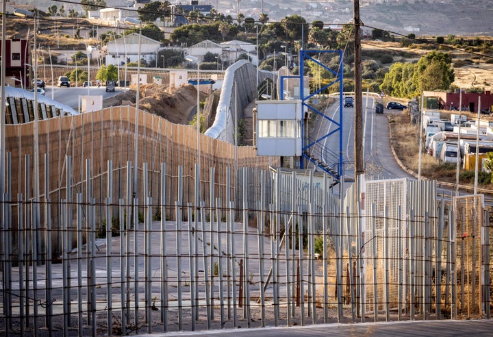 La frontera con Marruecos en Melilla un día después de la tragedia.