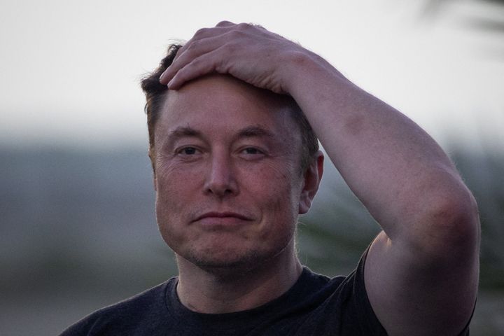 Ο επικεφαλής της SpaceX, Elon Musk, συμμετέχει σε κοινή συνέντευξη Τύπου με τον Διευθύνοντα Σύμβουλο της T-Mobile, Mike Sievert (δεν απεικονίζεται) στο SpaceX Starbase, στο Brownsville, Τέξας, ΗΠΑ, 25 Αυγούστου 2022. REUTERS/Adrees Latif