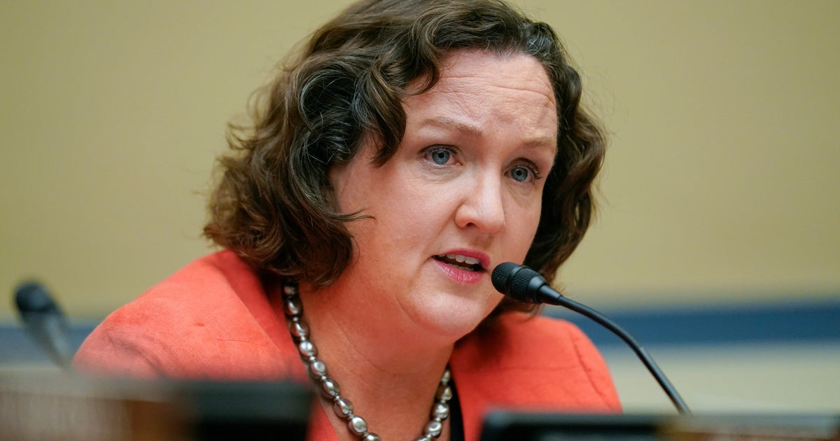 Progressive Star Rep. Katie Porter remporte la réélection en Californie