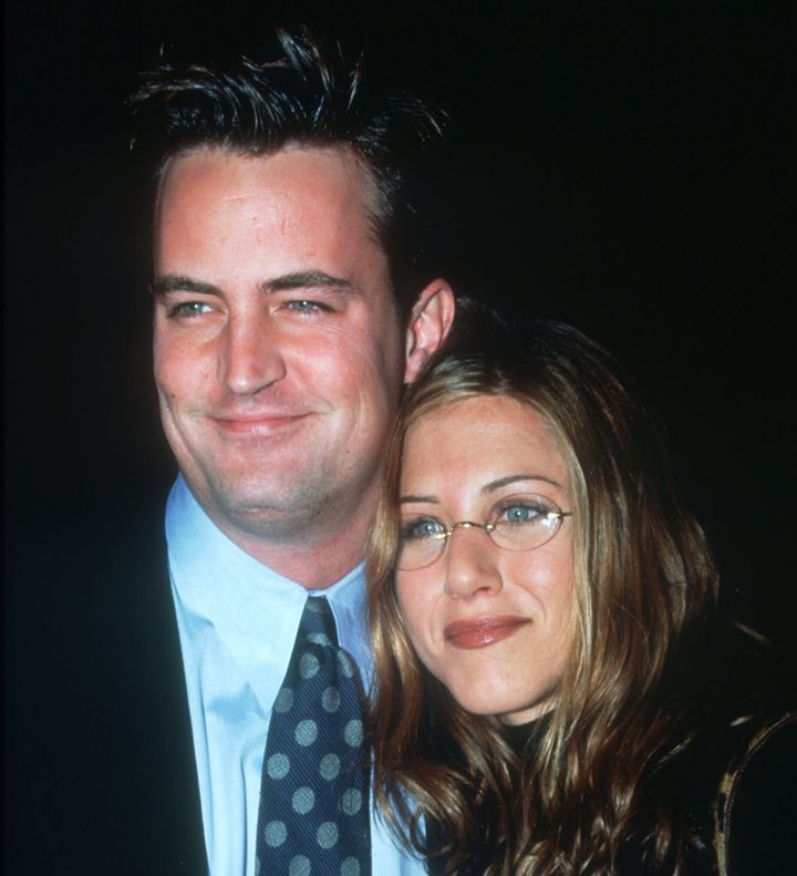 Mathew Perry and Jennifer Aniston in 1998.