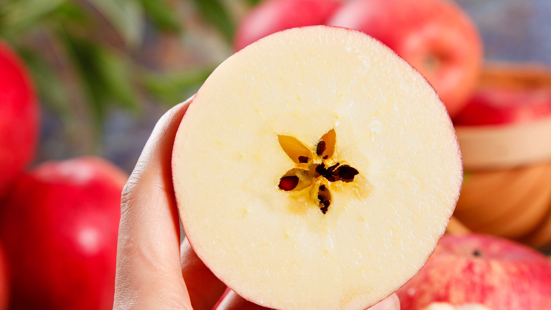 めっちゃ楽 皮を剥かないりんごの切り方 スターカット が推せる 皮ごと食べて栄養アップも 画像 ハフポスト Life