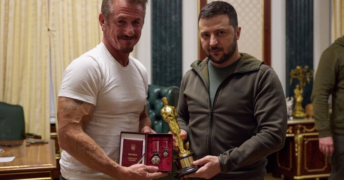 Sean Penn prête à Zelenskyy son Oscar en tant que “symbole de la foi” jusqu’à ce que l’Ukraine gagne la guerre