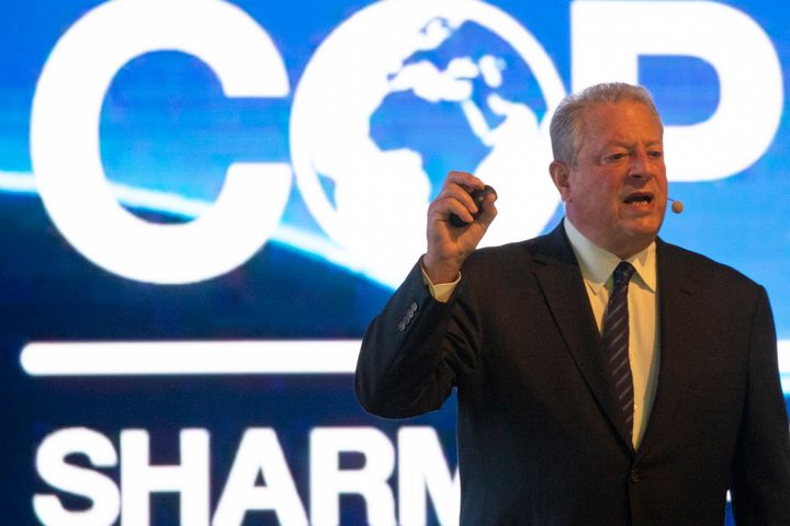 9 Νοεμβρίου 2022, Αίγυπτος, Σαρμ Ελ Σέιχ: Ο πρώην Αντιπρόεδρος των ΗΠΑ, Αλ Γκορ μιλάει κατά την έναρξη της απογραφής αερίων θερμοκηπίου RACE στην αίθουσα της ολομέλειας κατά τη διάρκεια της Διάσκεψης των Ηνωμένων Εθνών για την Κλιματική Αλλαγή του 2022 COP27