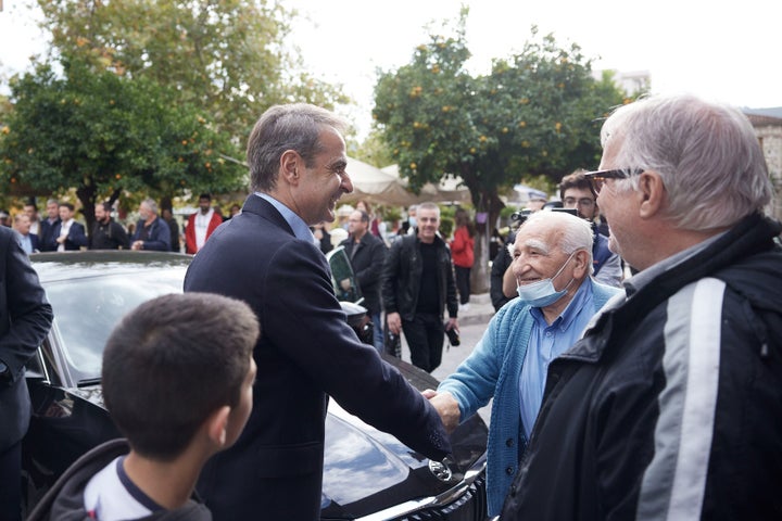 Στιγμιότυπο από την επίσκεψη του Κυριάκου Μητσοτάκη στην Άμφισσα