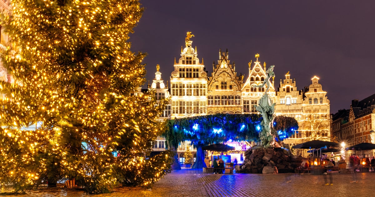 This Is How Much It'll Cost To Run Your Christmas Lights This Year