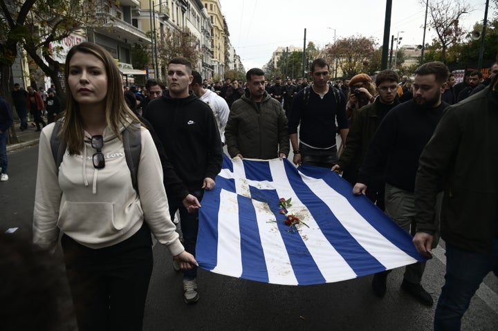 Η σημαία έξω από το Πολυτεχνείο για την πορεία της 49ης επετείου από την εξέγερση του Πολυτεχνείου, Πέμπτη 17 Νοεμβρίου 2022. (ΜΙΧΑΛΗΣ ΚΑΡΑΓΙΑΝΝΗΣ/EUROKINISSI)