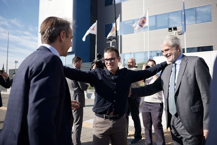 Πρωθυπουργός και υπουργός και στη μέση ο Γιώργος Τσεβάς στο πλαίσιο της ημέρας DUOday