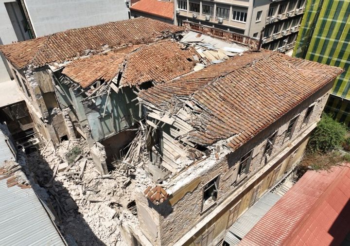 Σημερινή κατάσταση του κτιρίου του Ελληνικού Ωδείου μετά την κατάρρευση τμήματος της στέγης το περασμένο καλοκαίρι 