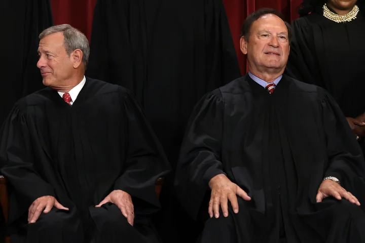 Dems give SCOTUS ultimatum over leaks