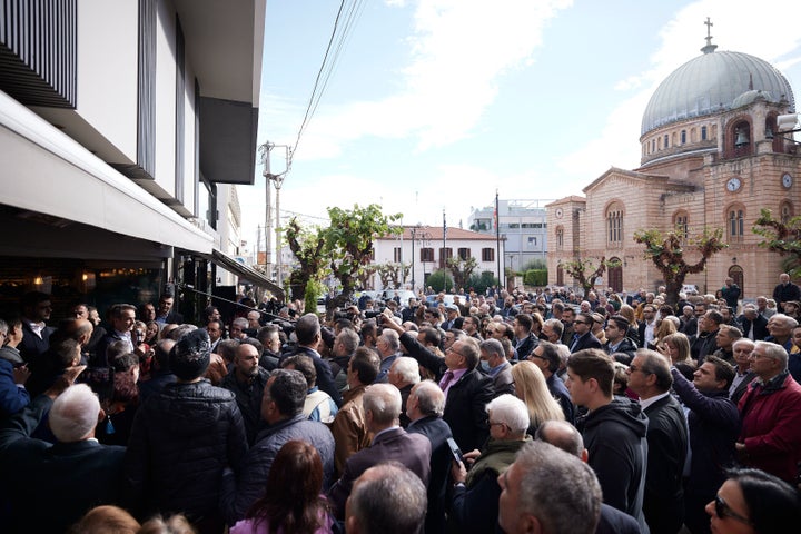 Ο πρωθυπουργός απευθύνεται στους πολίτες του Αιγίου