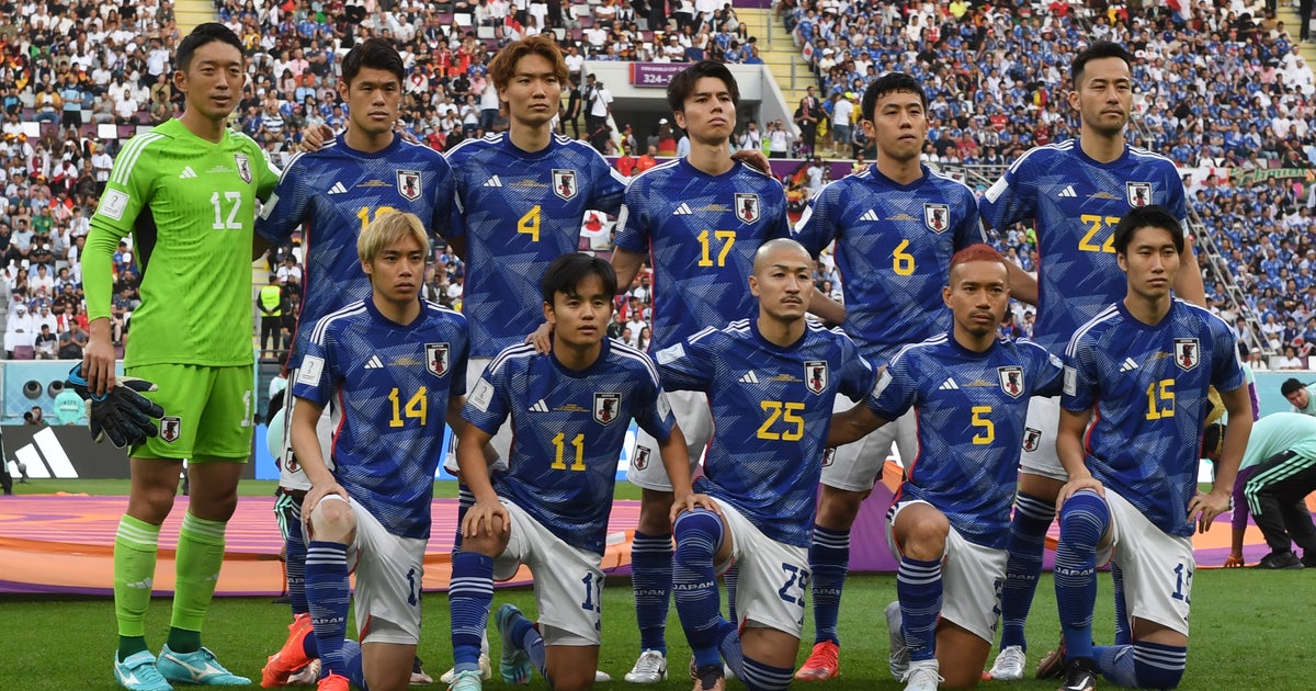 サッカー日本代表 サムライブルーのユニフォームはなぜ青い 実は昔は赤だったことも サッカーワールドカップ22 ハフポスト 特集 サッカー日本代表 サムライブルーのユニフォームはなぜ青い 実は昔は赤だったことも サッカーワールドカップ22 ハフポスト 特集