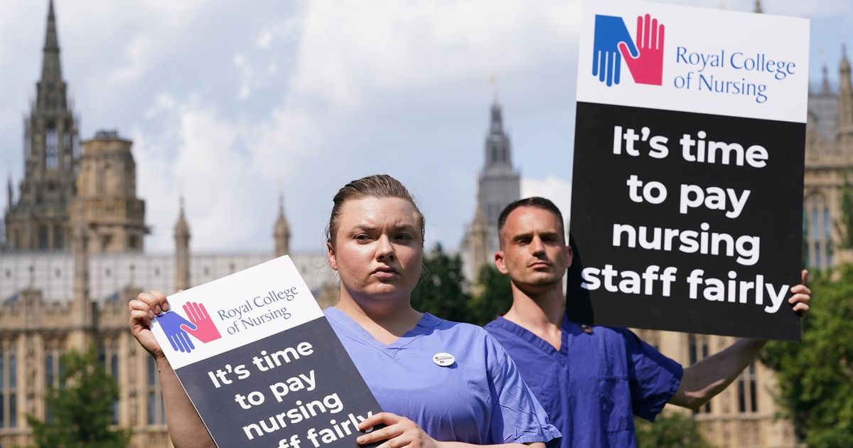 British nurses call for first health strike in UK