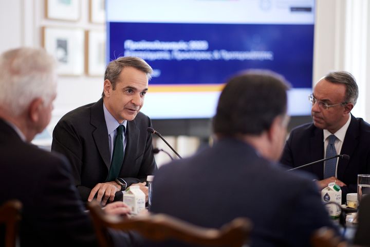 Ο Κυριάκος Μητσοτάκης κατά τη συνεδρίαση του Υπουργικού Συμβουλίου