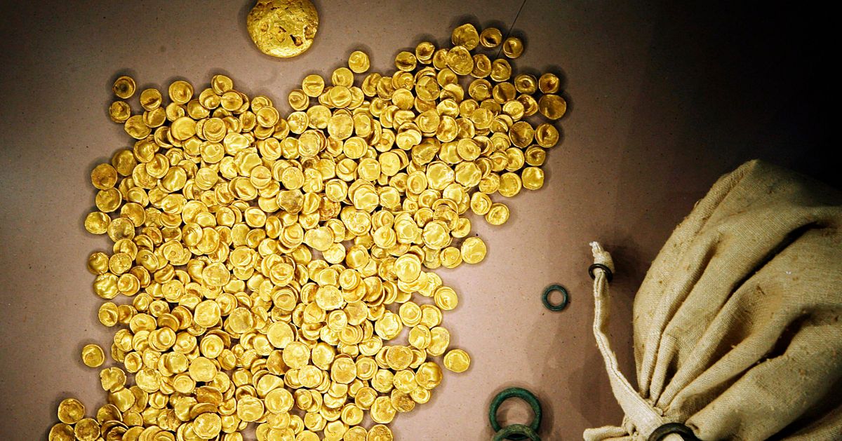 Gone In 9 Minutes: Hundreds Of Ancient Gold Coins Stolen In Lightning Raid On Museum