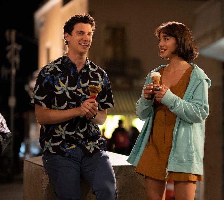 Aubrey Plaza Gaslit ‘White Lotus’ Co-Star Into The ‘Brink Of A