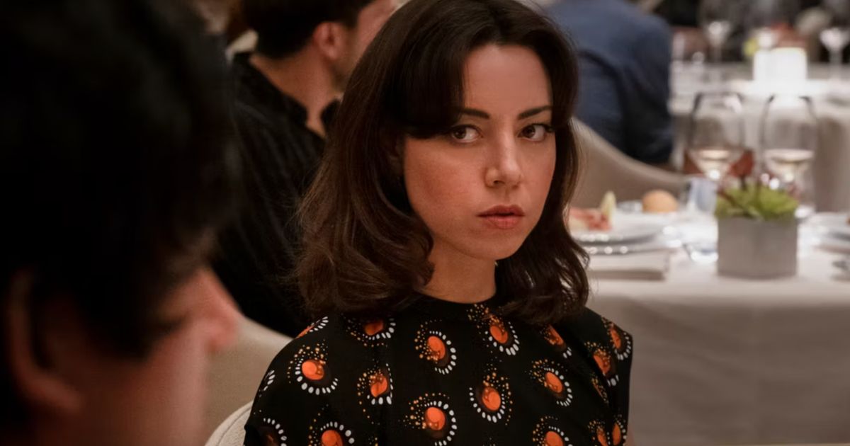 Aubrey Plaza And Adam DiMarco Say They 'Become' 'White Lotus