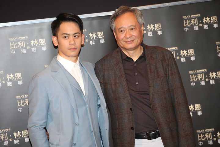 Ο Ανγκ Λι με τον γιο του Μέισον, στην πρεμιέρα της ταινίας «Billy Lynn's Long Halftime Walk», 9 Νοεμβρίου 2016, στον Χονγκ Κονγκ. 