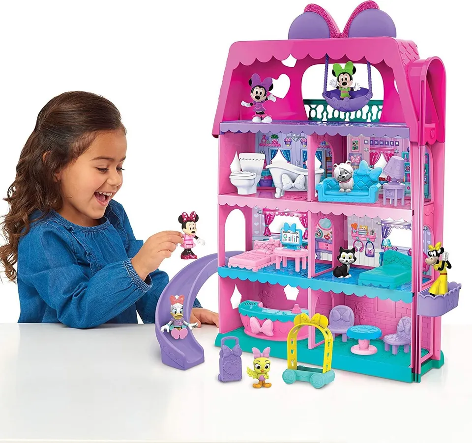 pris on X: kid's playsets are so fun now because why does my niece have a  pink pretend keurig  / X