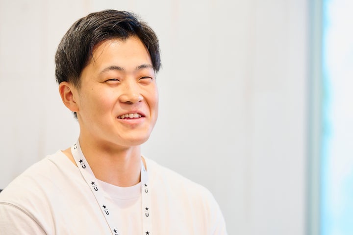 古野慧(ふるのさとし)さん:慶應義塾大学 法学部 卒業。株式会社USEN-NEXT HOLDINGS 法務部。2022年北京オリンピックスキークロス日本代表