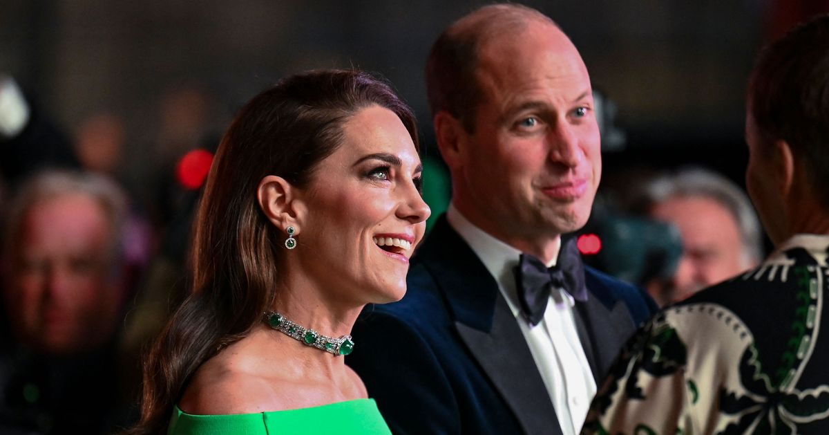 Kate Middleton fait une déclaration de mode audacieuse dans une robe louée à 74 £