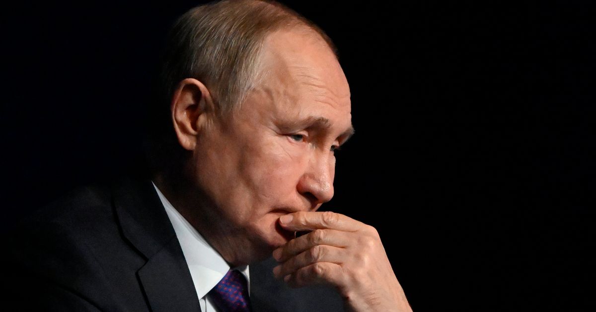 Russian Oil Cap Begins, Trying To Pressure Putin Over Ukraine War