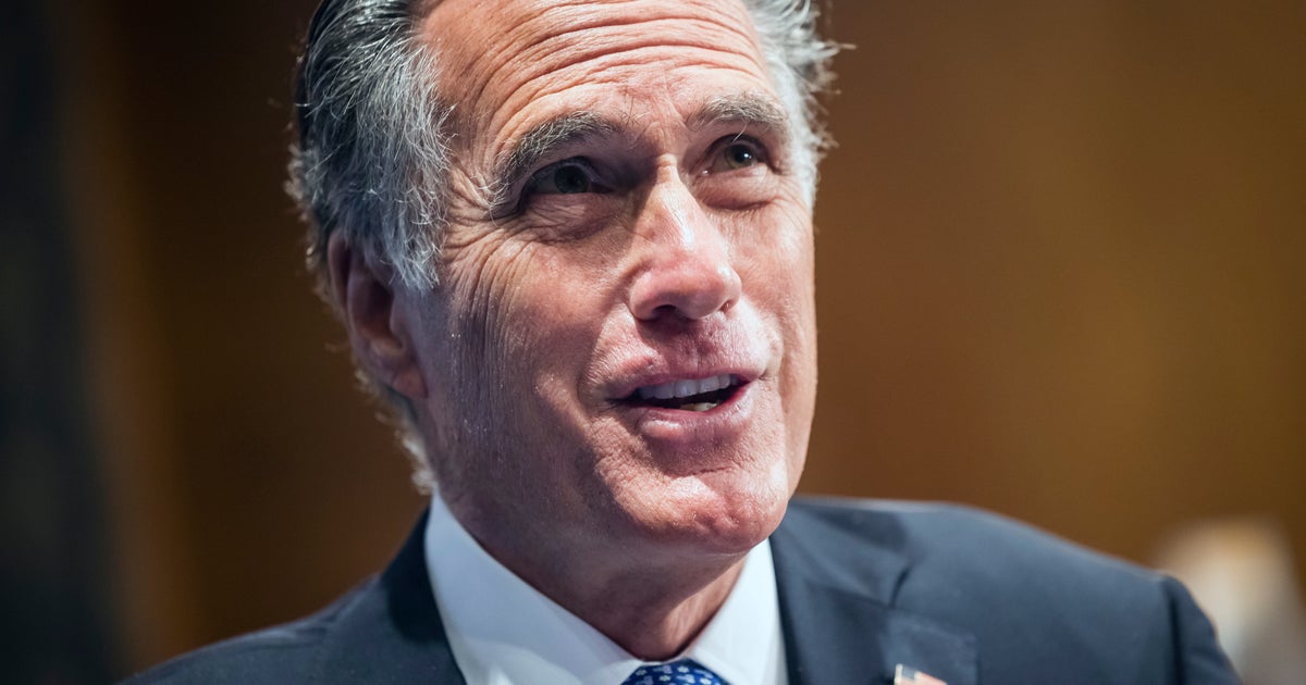 Mitt Romney Mocks ‘RINO’ Trump Over His Call To Torch Constitution Mitt Romney Mocks ‘RINO’ Trump Over His Call To Torch Constitution