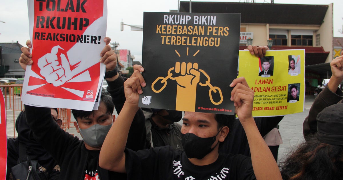 Indonesia’s Parliament Passes Law Criminalizing Adultery