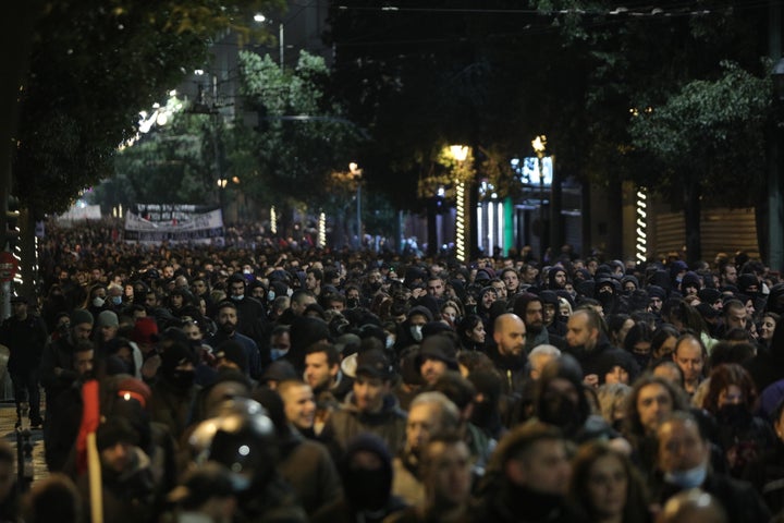 Συγκέντρωση στα Προπύλαια και πορεία, για τα 14 χρόνια από την δολοφονία του 15χρονου μαθητή Αλέξη Γρηγορόπουλου στα Εξάρχεια στις 6 Δεκεμβρίου 2008 και ενάντια στην κρατική καταστολή και την αστυνομική αυθαιρεσία, Τρίτη 6 Δεκεμβρίου 2022 (ΒΑΣΙΛΗΣ ΡΕΜΠΑΠΗΣ / EUROKINISSI)