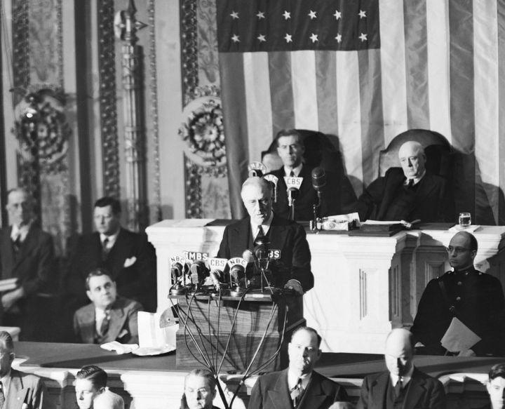 1945年12月8日、米議会合同会議を前に、"いわれのない卑劣な攻撃 "を行った日本に対する宣戦布告を議会に求めるルーズベルト大統領