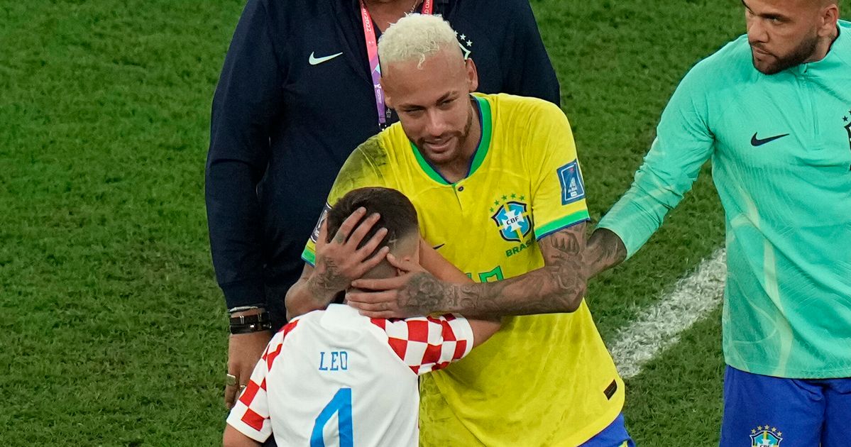 WHOLESOME moment Perisic's son comforts crying Neymar #football #worldcup  #croatia #neymar #shorts 