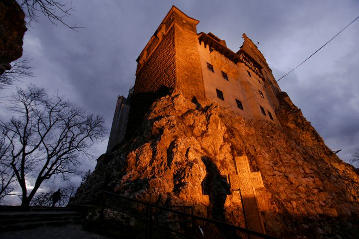 To Κάστρο Μπραν στην Ρουμανία, στο μυθιστόρημα του Στόκερ είναι το σπίτι του κόμη Δράκουλα 