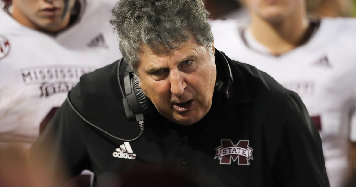 Mississippi State Football Coach Mike Leach Airlifted To Hospital |  HuffPost Sports