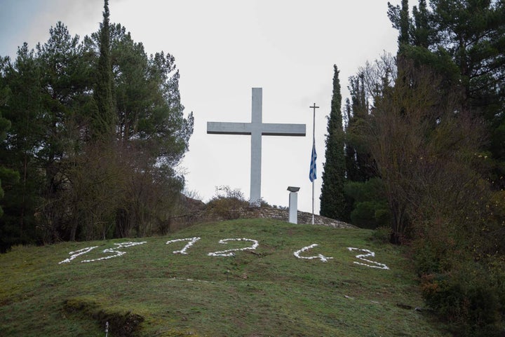 Στον τόπο του Μαρτυρίου:79η επέτειος της τραγικής σφαγής των Καλαβρύτων από τους Γερμανούς ναζί. Στις 13 Δεκεμβρίου του 1943 ο γερμανικός στρατός κατοχής εκτέλεσε σχεδόν όλο τον ανδρικό πληθυσμό (τους περισσότερους πάνω από την ηλικία των 12) των Καλαβρύτων και έκαψε ολοσχερώς την πόλη