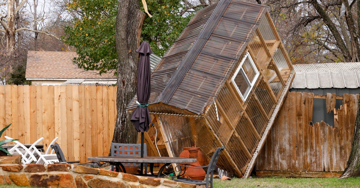 Massive U.S. Storm Brings Tornadoes To South, Blizzard Threat - Vimarsana News