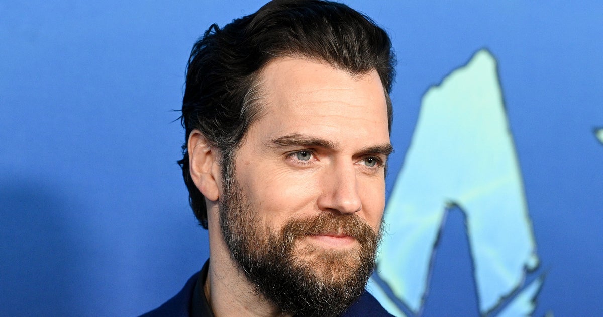 L’acteur de “Superman” Henry Cavill confirme qu’il a enfin raccroché sa cape