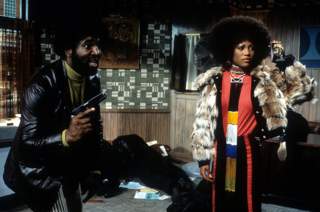 How 'Miss Cleo' Fooled White America 3 Leonard Thomas holds a gun with Theresa Randle in a scene from the film 'Girl 6', 1996.