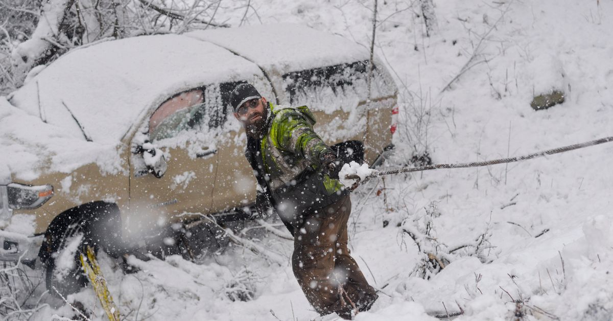 Snow Pummels Parts Of Northeast; Thousands Without Power
