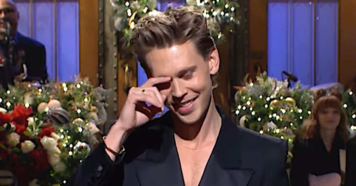 Making His Mom Laugh Made Austin Butler An Actor, ‘Elvis’ Spills In Teary ‘SNL’ Monologue