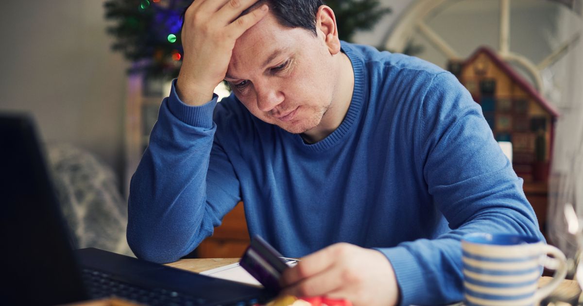 Christmas Pay Dates Are Screwing Us More Than Usual This Year