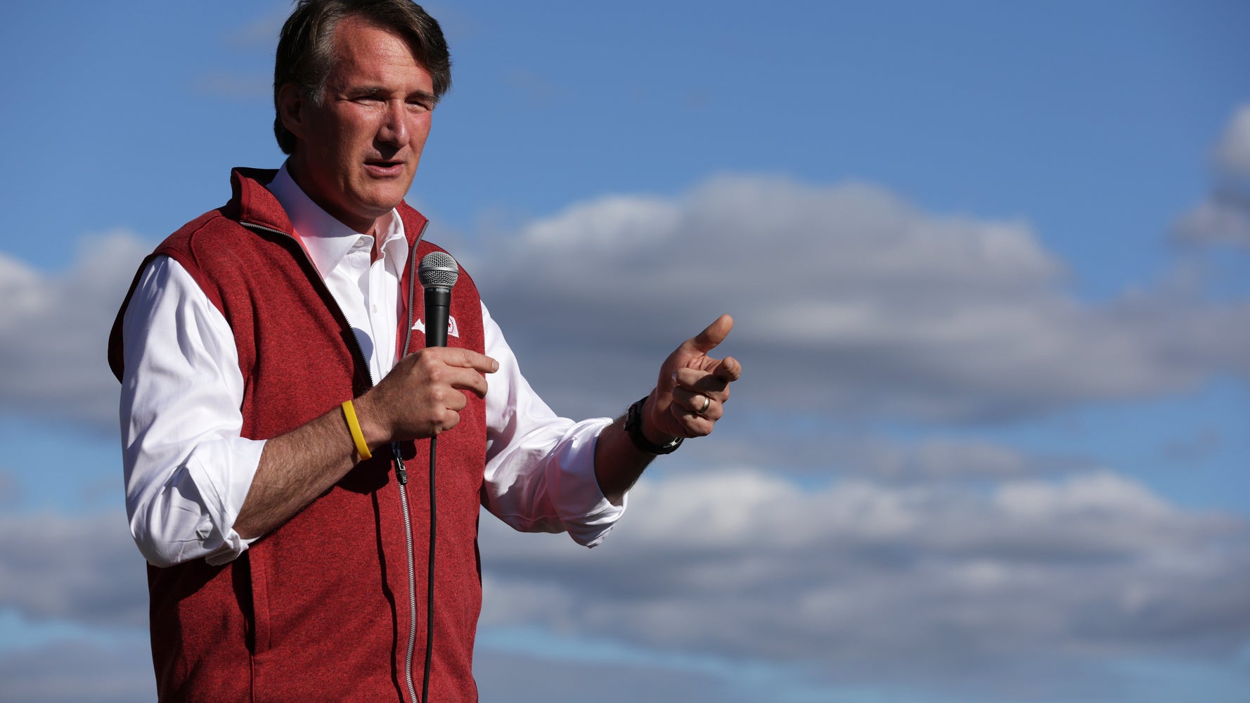 Trans Kids Stuck In Limbo As Glenn Youngkin Delays Anti-Trans Policies (huffpost.com)